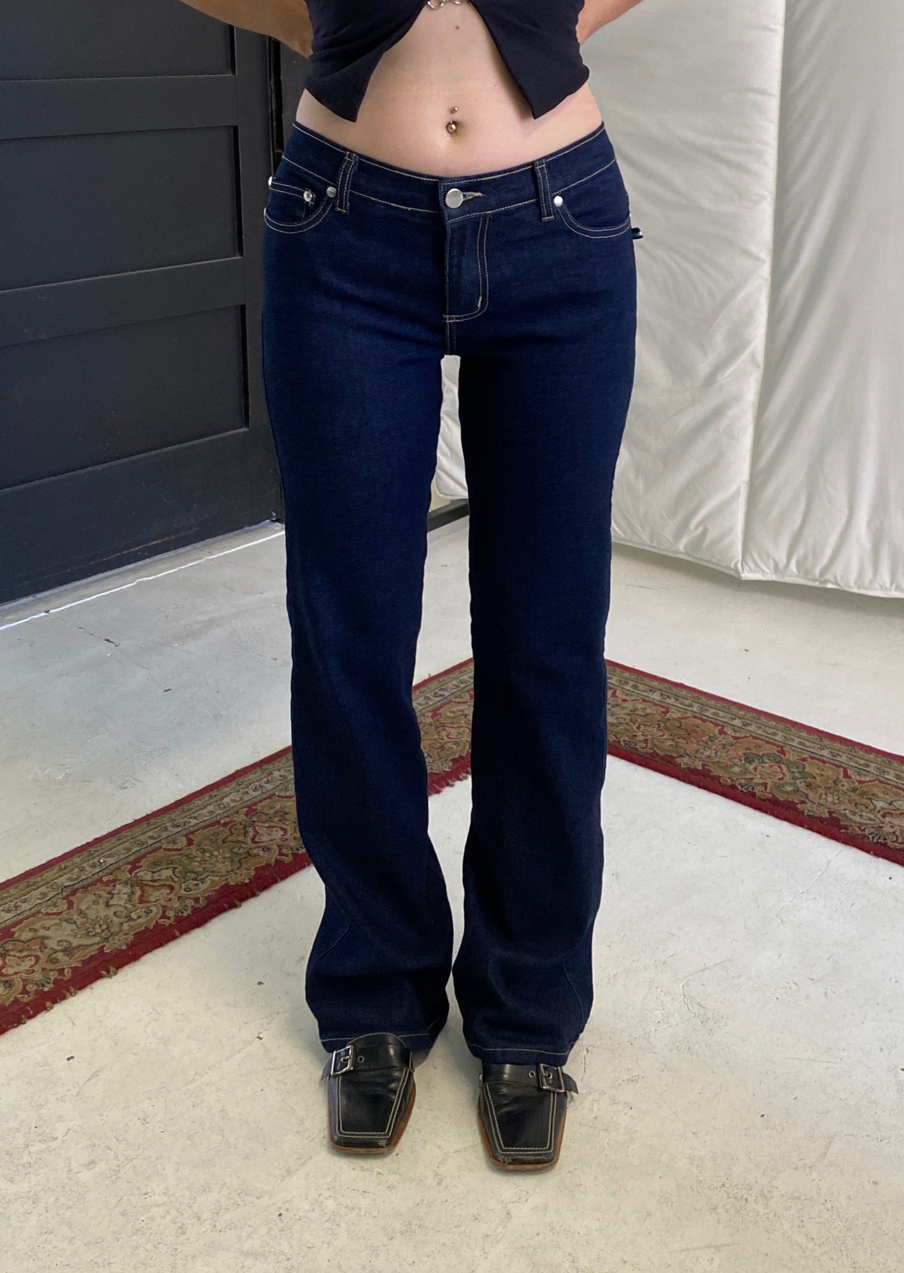 Bootcut Jeans 1989. Low rise. Dark Indigo - BY BETTINA LIANO