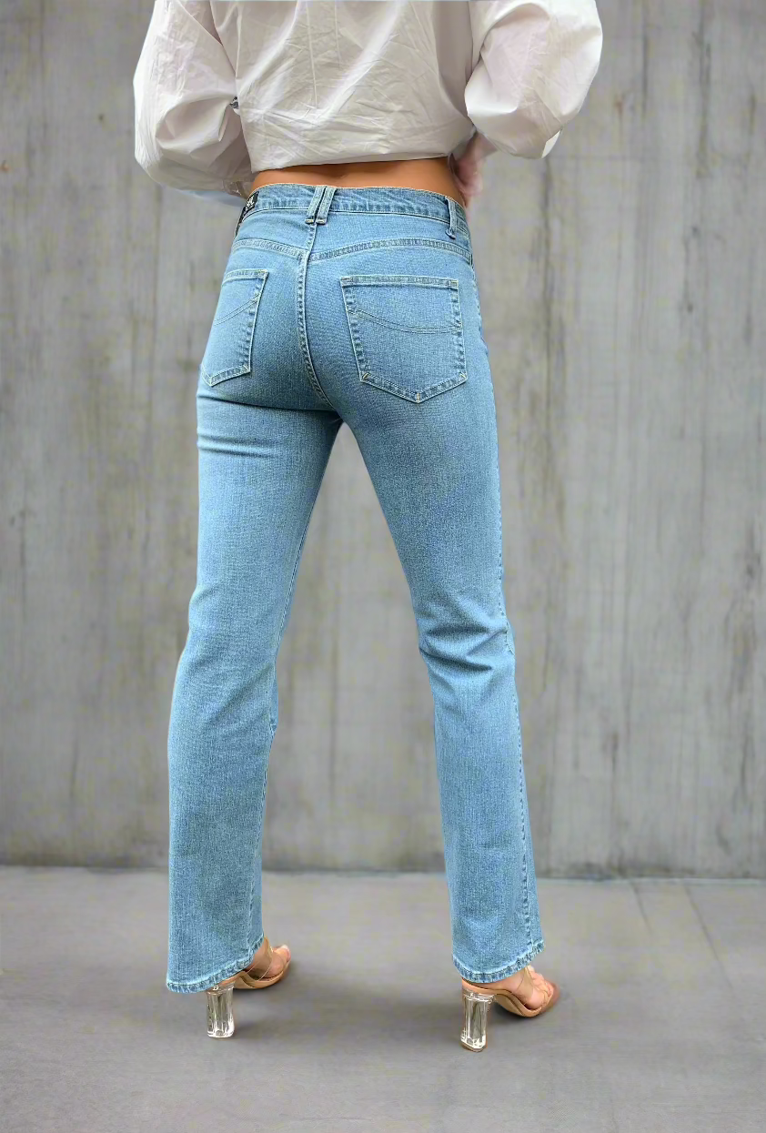 Straight Leg. I Am Jane Jeans. Mid Rise. Soft Blue - BY BETTINA LIANO