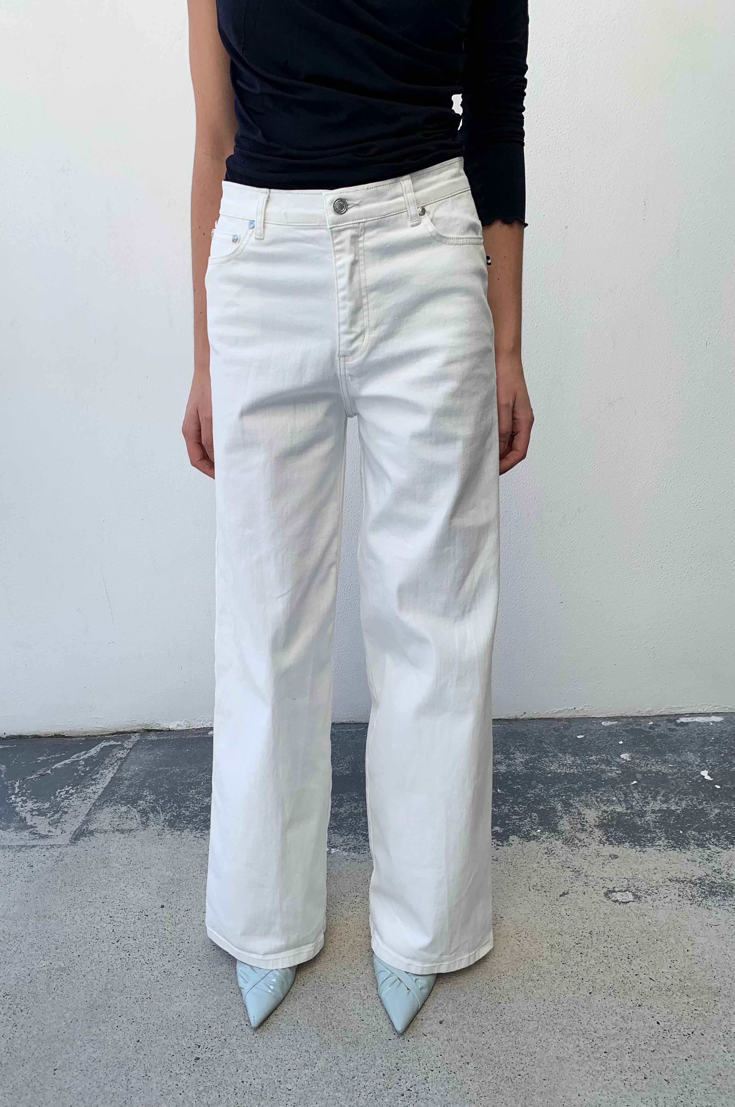 Baggy Wide Leg Harlow Jeans. High Rise. Stretch Canvas. Natural White. - BY BETTINA LIANO
