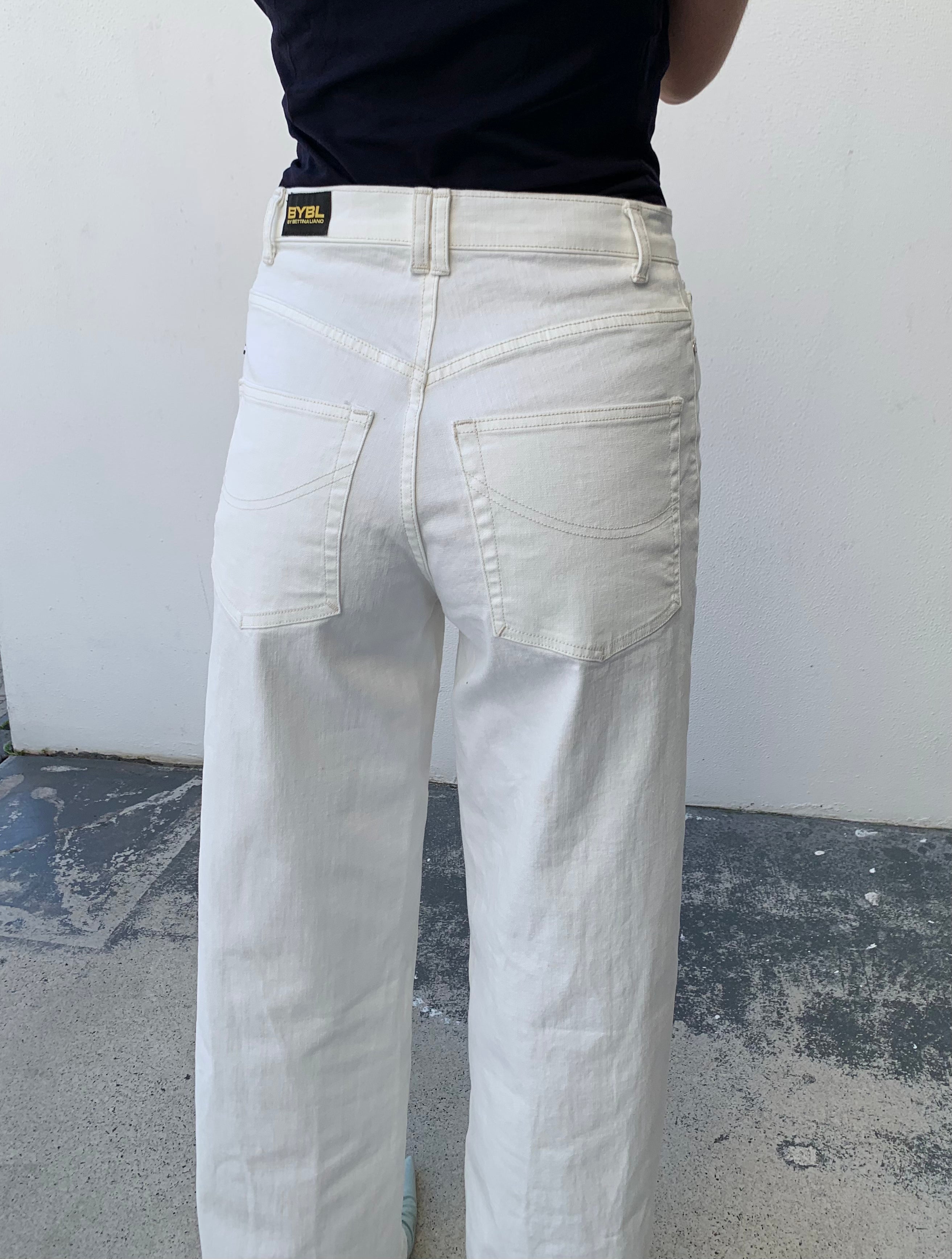 Baggy Wide Leg Harlow Jeans. High Rise. Stretch Canvas. Natural White. - BY BETTINA LIANO