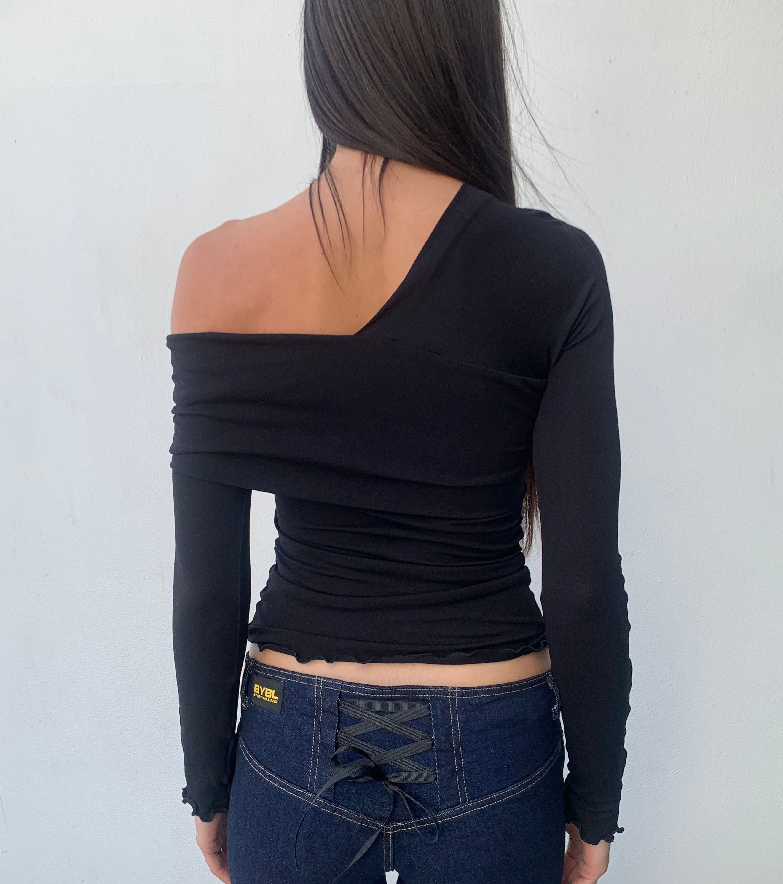 Avalon off Shoulder Top. Black - BY BETTINA LIANO